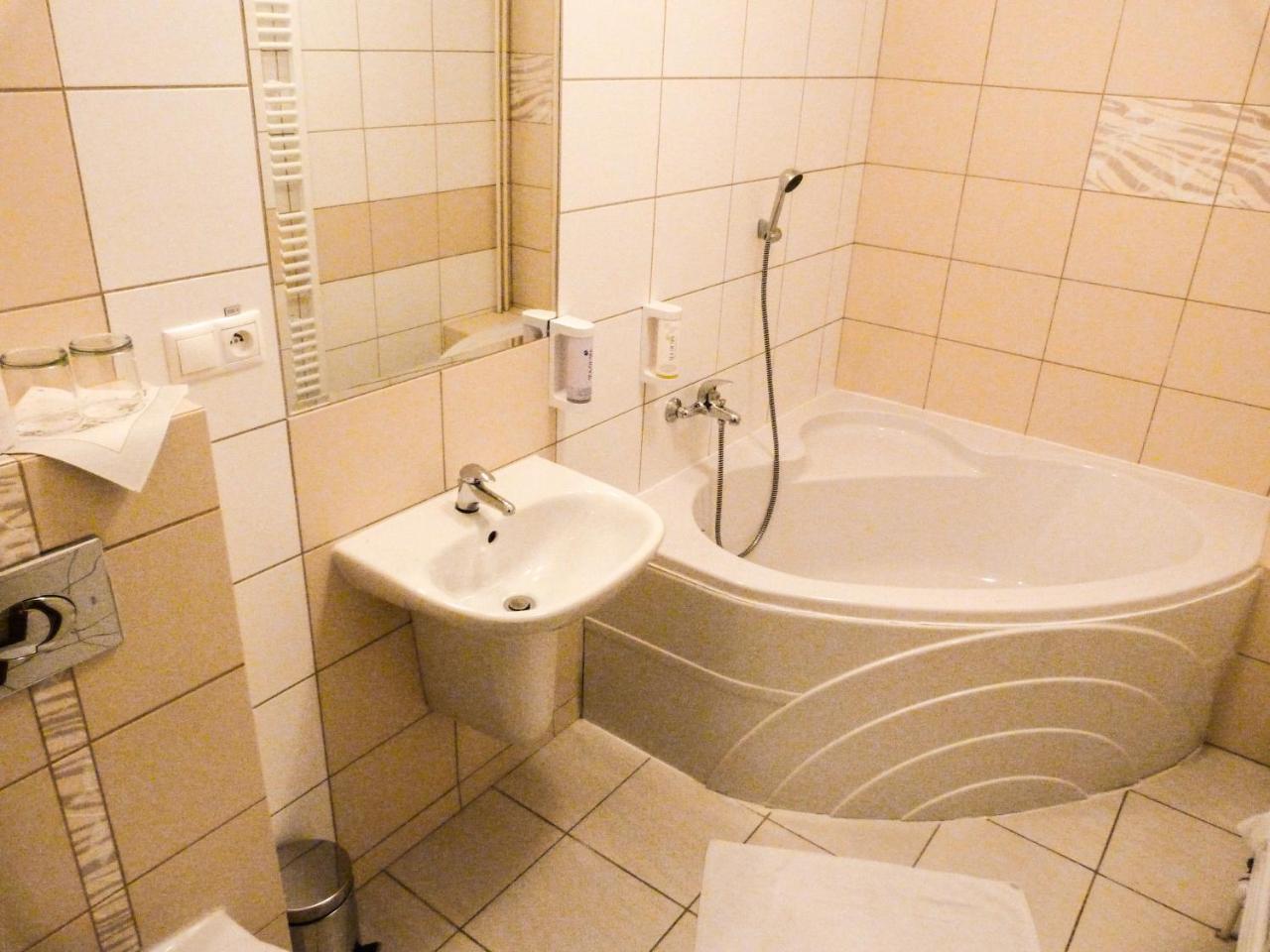 Elite Hotel Nova Dubnica Luaran gambar