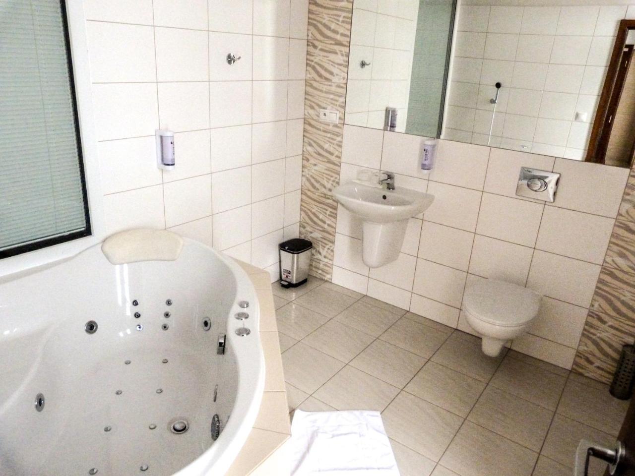 Elite Hotel Nova Dubnica Luaran gambar